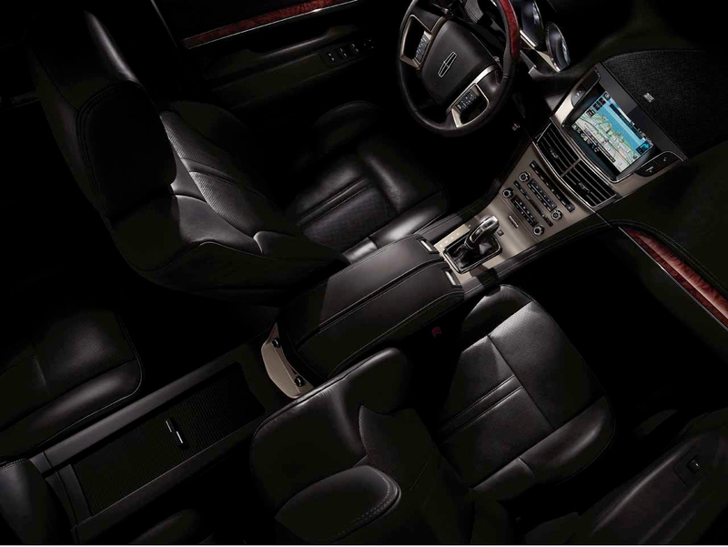 Illustration for article titled 2010 Lincoln MKT: Crossover For The Super-Segmented Masses